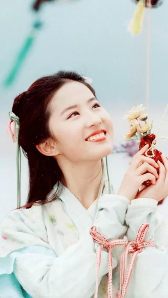 刘亦菲新剧造型曝光刘亦菲,“小龙女”与陈晓在船上激吻,梦回赵灵儿