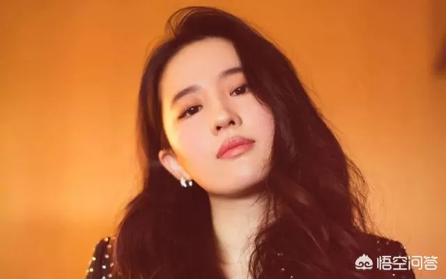 刘亦菲为什么不会因为外界的声音改变自己刘亦菲？她不会觉得焦虑吗？