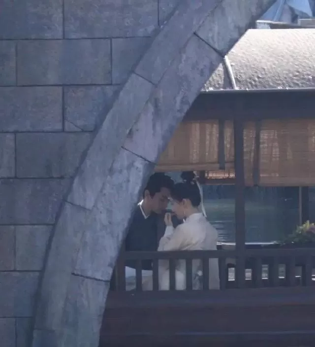 刘亦菲新剧造型曝光刘亦菲,“小龙女”与陈晓在船上激吻,梦回赵灵儿