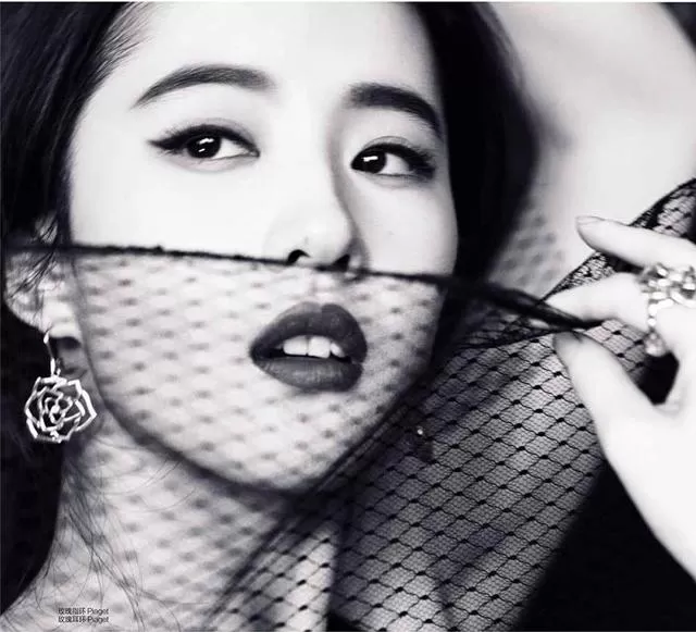 胖了两年,刘亦菲终于瘦了!