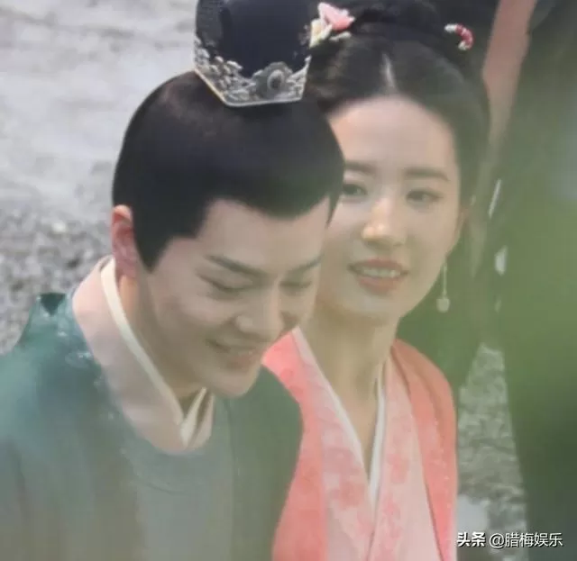 刘亦菲《梦华录》路透刘亦菲,细看她生图下的五官,和十年前差距很明显