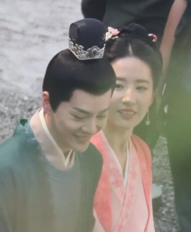 刘亦菲新剧造型曝光刘亦菲,“小龙女”与陈晓在船上激吻,梦回赵灵儿