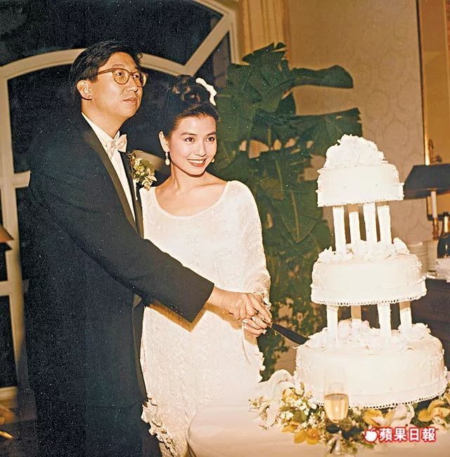 有人45岁还能吊打刘亦菲,有人为亡夫终身不再嫁...那些年的港星都还好吗?