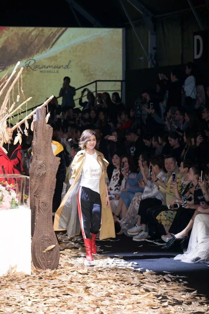 有人45岁还能吊打刘亦菲,有人为亡夫终身不再嫁...那些年的港星都还好吗?