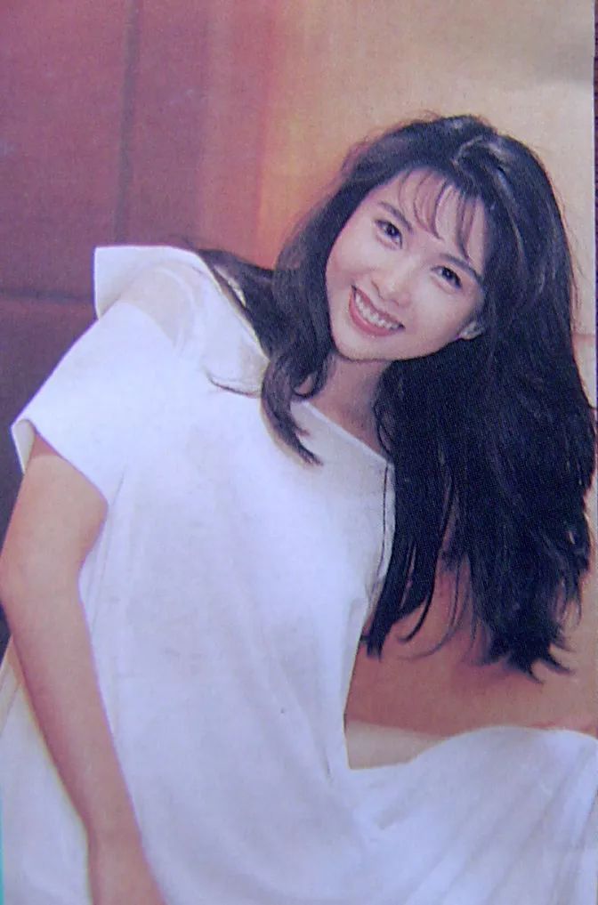 有人45岁还能吊打刘亦菲,有人为亡夫终身不再嫁...那些年的港星都还好吗?