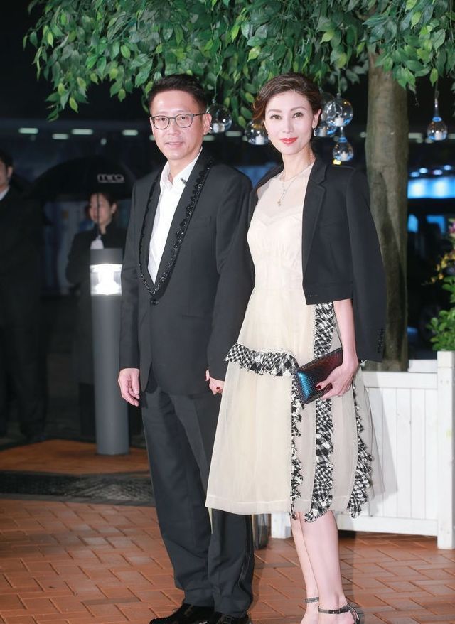 有人45岁还能吊打刘亦菲,有人为亡夫终身不再嫁...那些年的港星都还好吗?