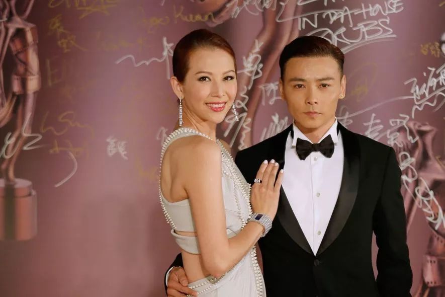 有人45岁还能吊打刘亦菲,有人为亡夫终身不再嫁...那些年的港星都还好吗?