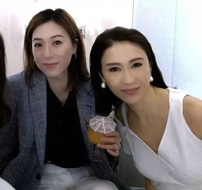 有人45岁还能吊打刘亦菲,有人为亡夫终身不再嫁...那些年的港星都还好吗?