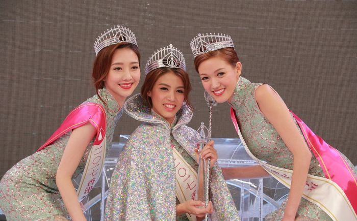 有人45岁还能吊打刘亦菲,有人为亡夫终身不再嫁...那些年的港星都还好吗?