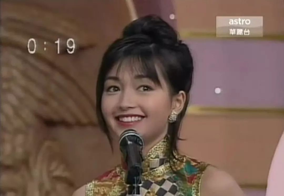 有人45岁还能吊打刘亦菲,有人为亡夫终身不再嫁...那些年的港星都还好吗?