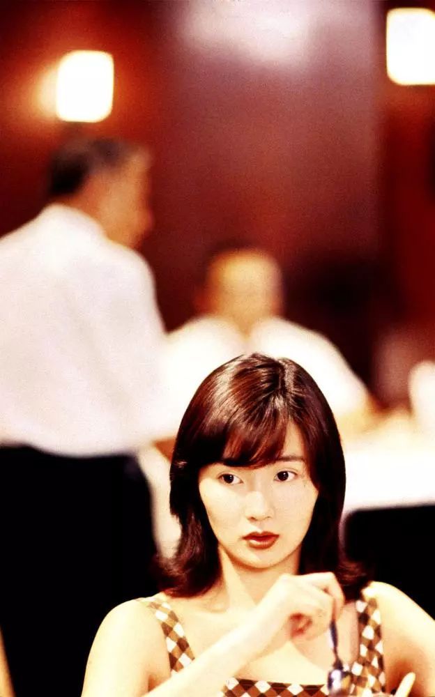 有人45岁还能吊打刘亦菲,有人为亡夫终身不再嫁...那些年的港星都还好吗?